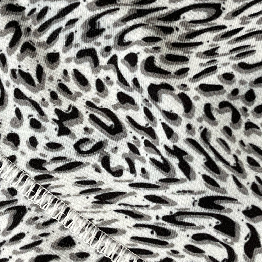 REEBOK White Snow Leopard Print Capri Leggings M - Picture 4 of 9